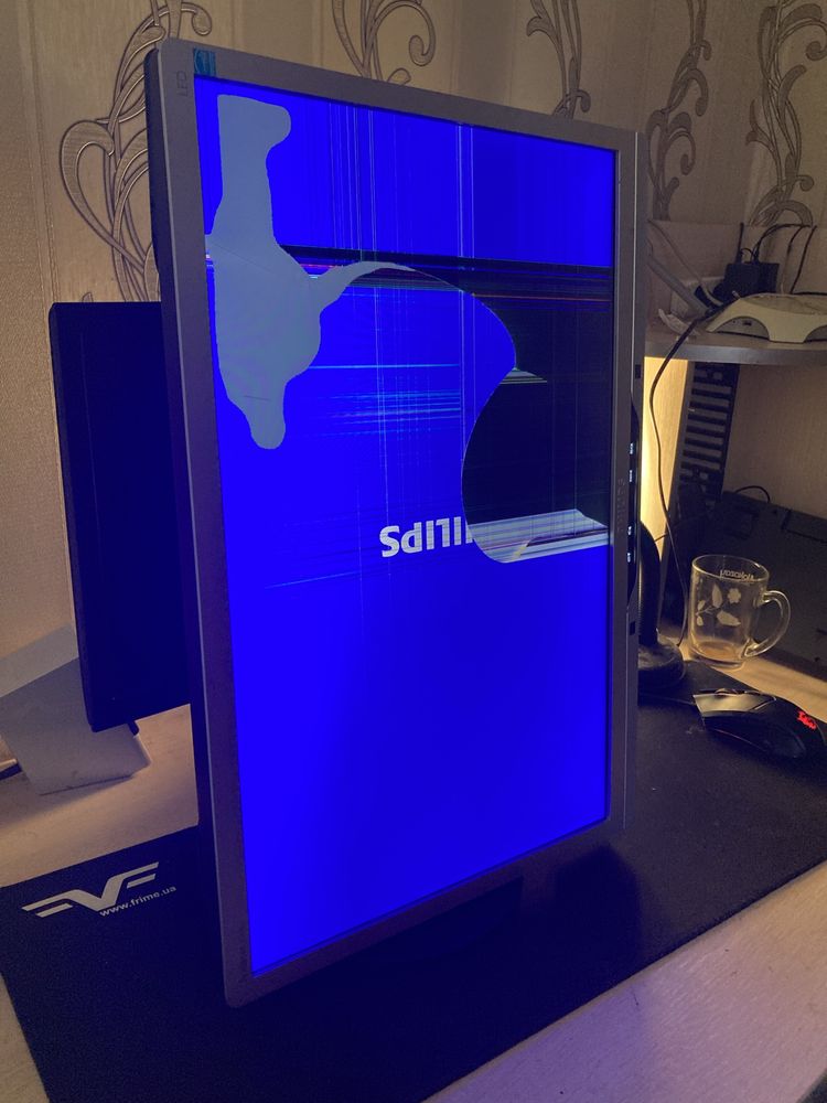 Монитор Philips 22 дюйма