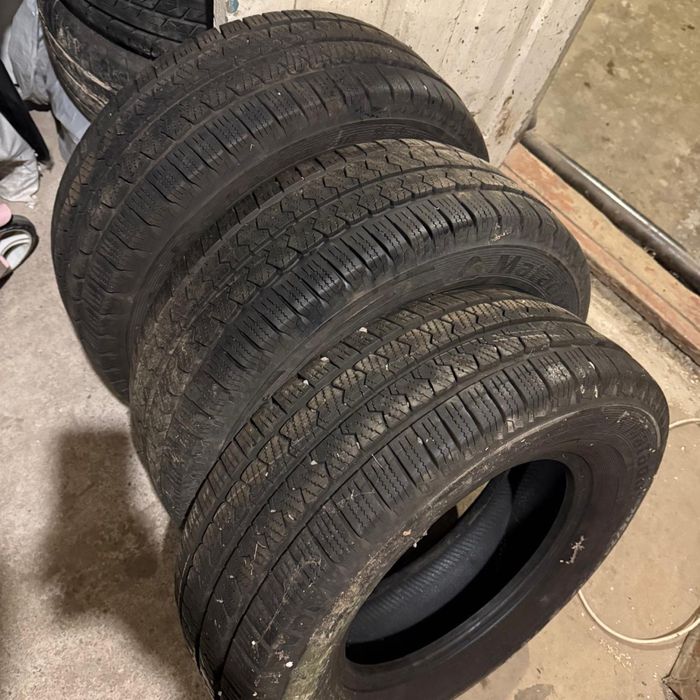 Продам зимові шини 225/70r15C Matador