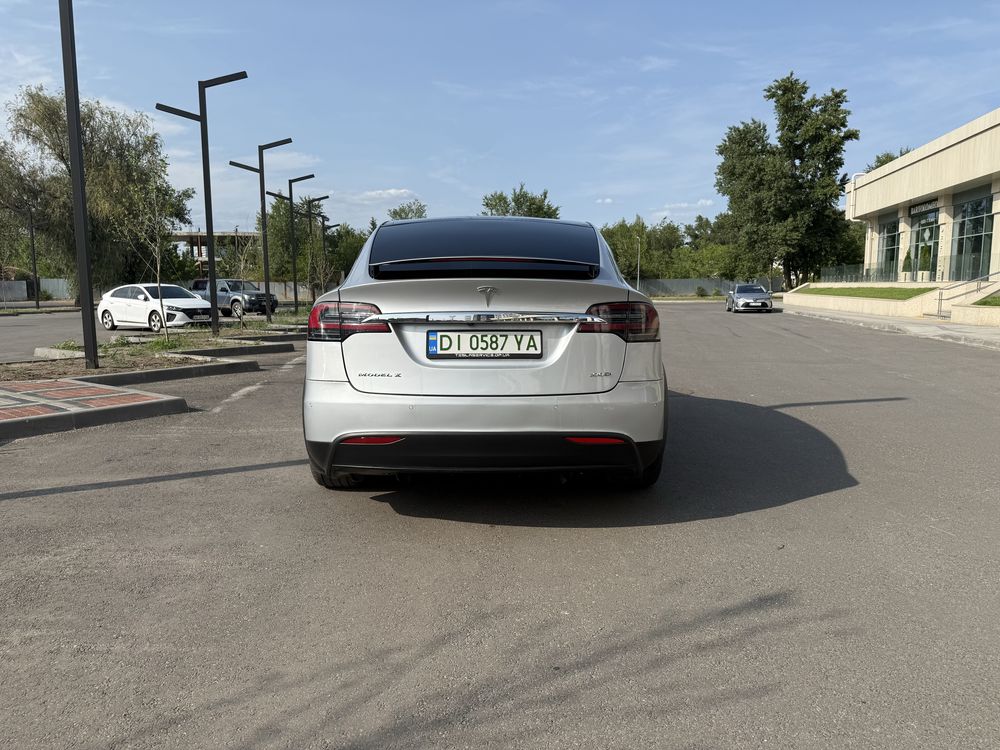 Продам Tesla X 100