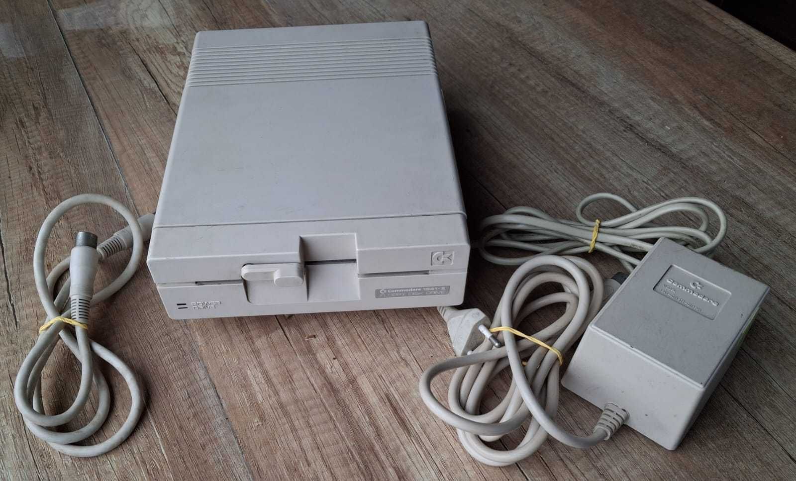 Stacja dyskietek dysków Commodore 64 1541-II prezent DZIAŁA