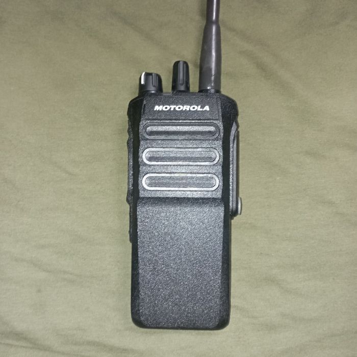Продам:  Радіостанцію Motorola R7 NKP (б/у, комплект)