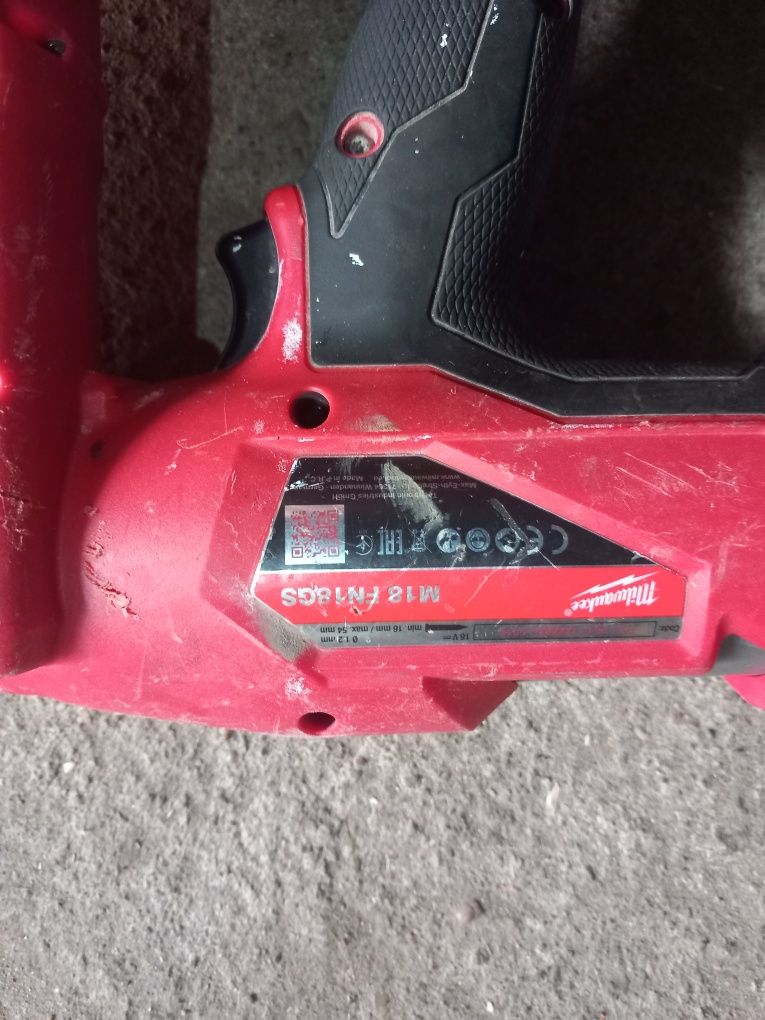 Milwaukee M18 FN18GS