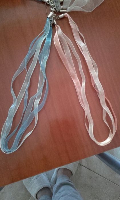 Lote de fios organza com fecho em prata. Sem uso