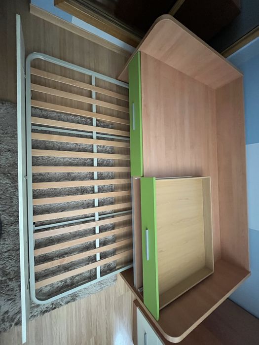 Cama dupla + 1 colchão + 2 conjuntos de roupa de cama