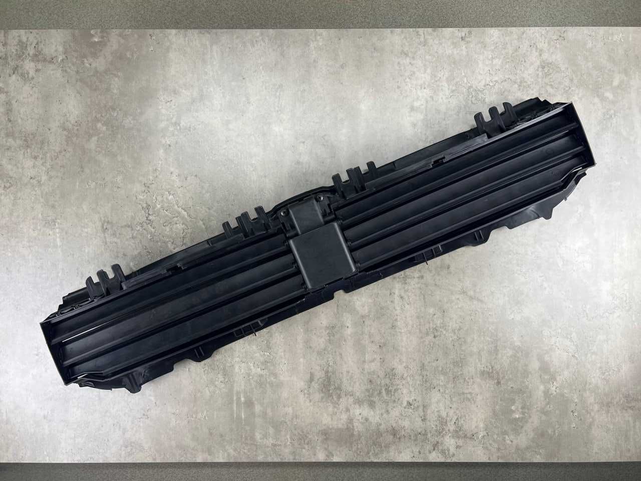 Жалюзі радіатора нижні BMW 3 ( G20 / G21 ) M paket 51749465187