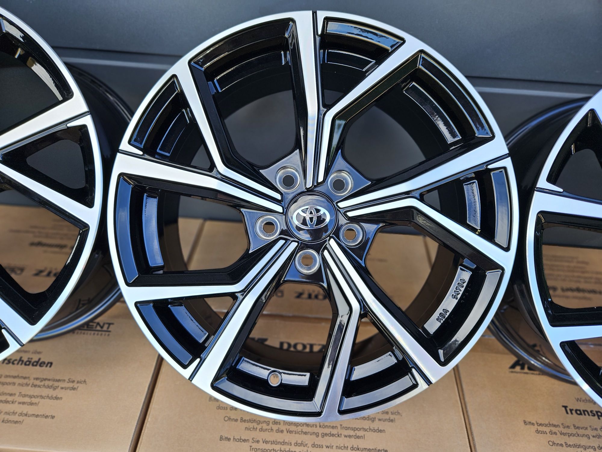 TOYOTA 17 " Nowe 5x114,3 C-HR Corolla Cross RAV4 CHR Felgi Czarne