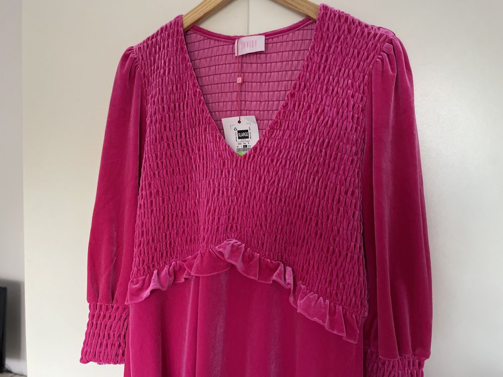 sukienka na sylwestra pink plussize rozmiar 44/46