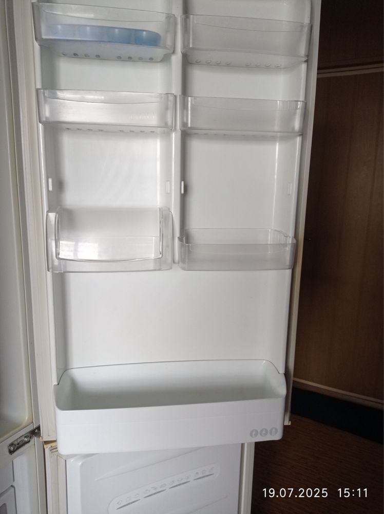 Продам холодильник LG