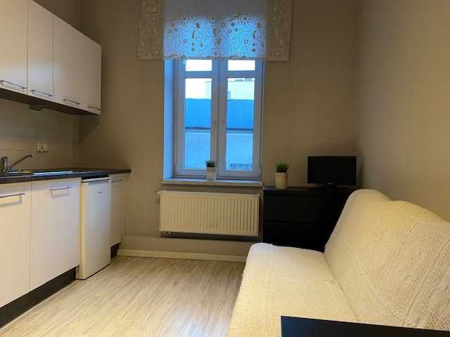Blisko AWF, Uczelni ,centrum, PKP, Galerii Katowickiej, itp;