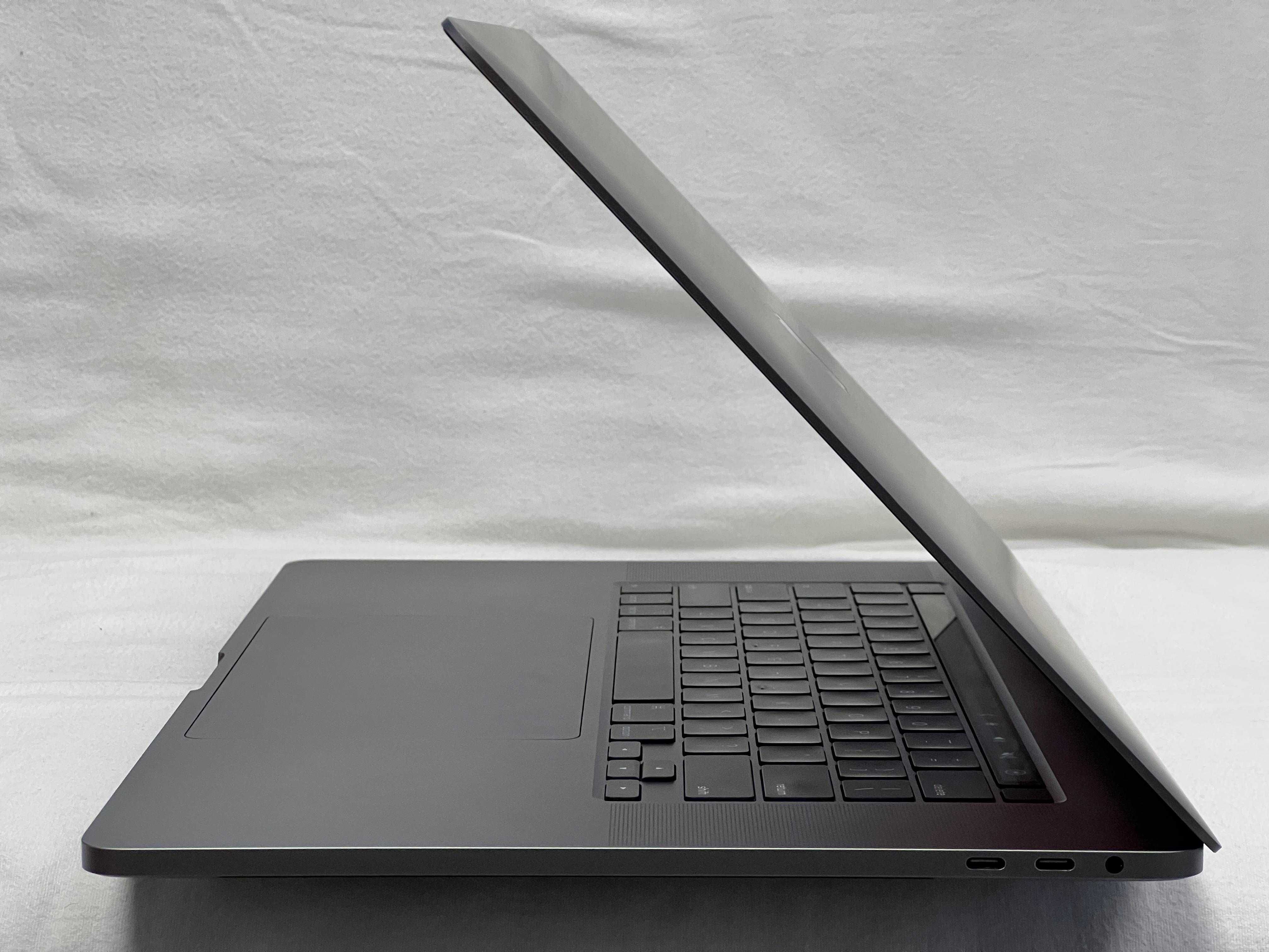 MacBook Pro 16 Space Grey 2019 i9-2.4/32GB/500GB SSD