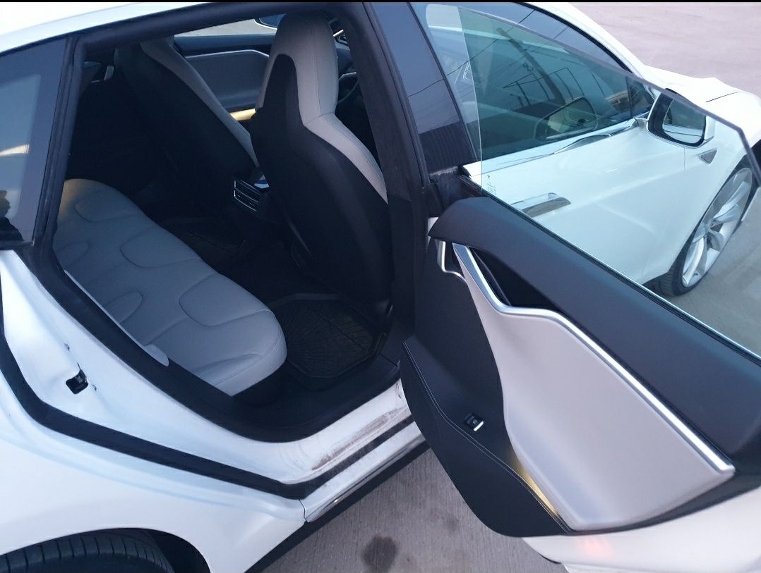 Tesla Model S 85D 4WD 2015 Белая! Новая!
