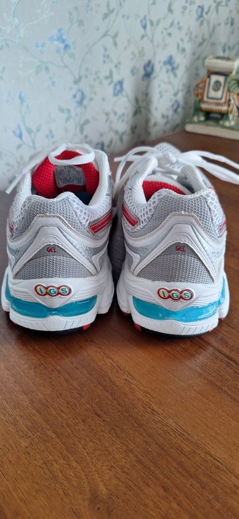 Кросівки asics ОРИГІНАЛ!!!