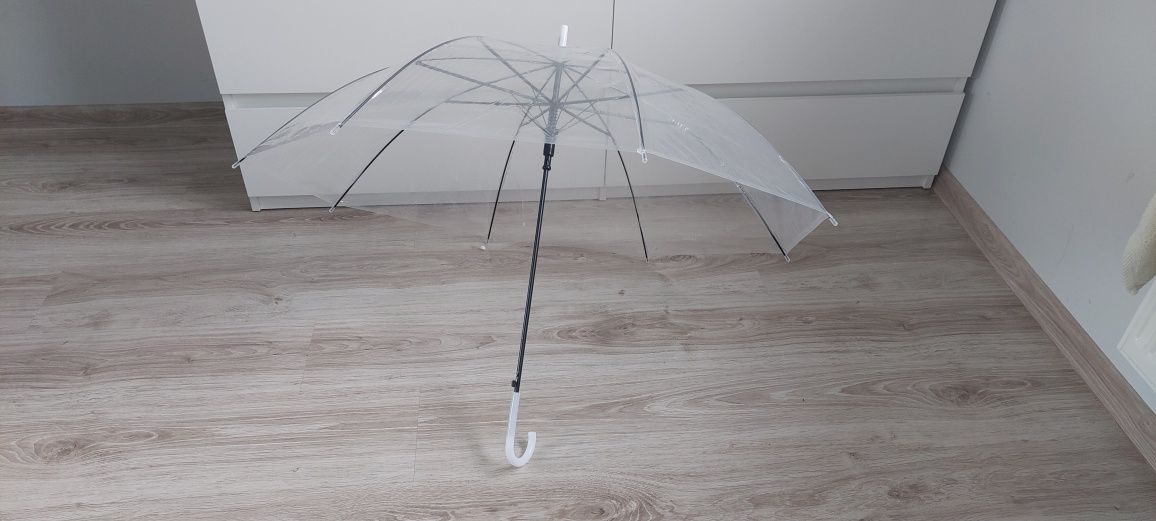 Sprzedam nowe, trzy przezroczyste parasole, np. na ślub. Odbiór osobis