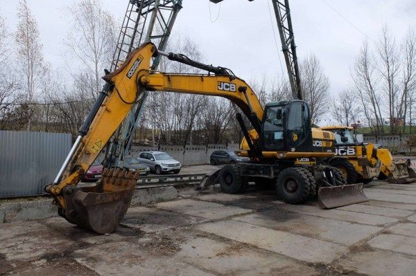Вивіз будівельного сміття самоскидами ґрунту глини котловані