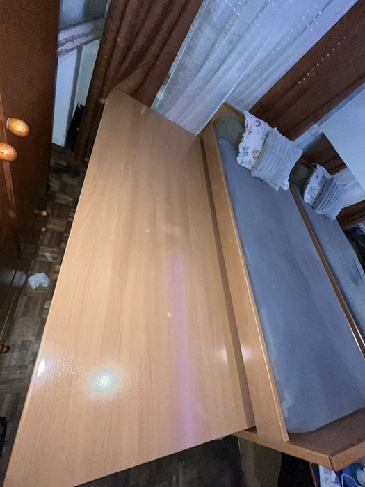 Cama multifuncional com 3 camas e mesa extensível