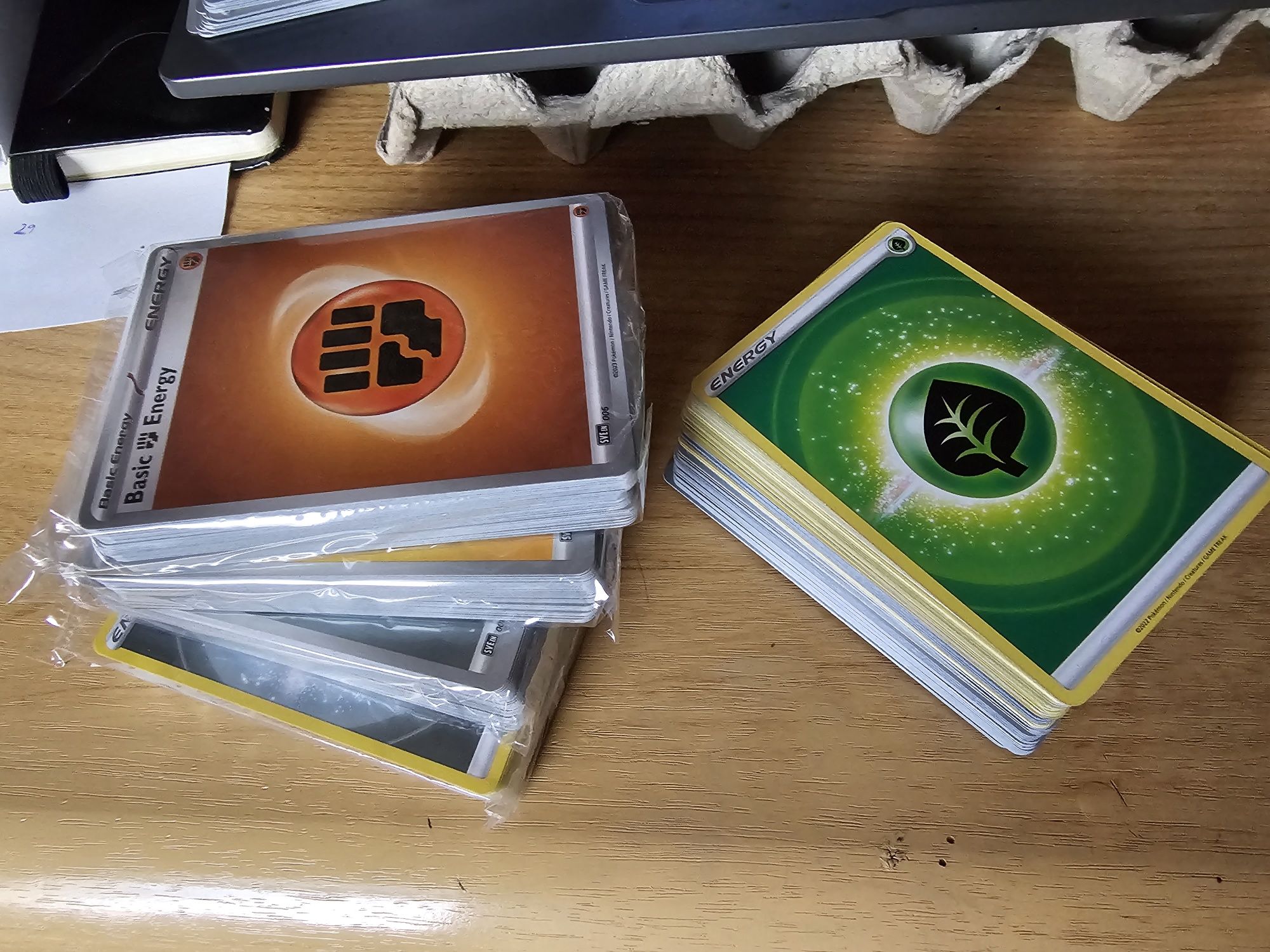 Pokemon tcg karty energii 80 + 4 zestawy z etb
