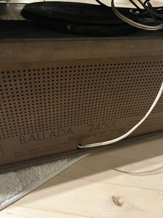 Radio lampowe  z gramofonem prl vintage Diora Ballada 24501