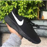 Buty Nike Tanjun 42 Oreo