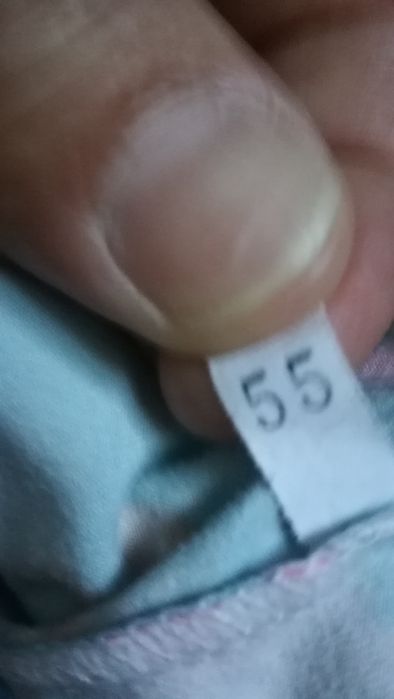 Varias roupas de menina