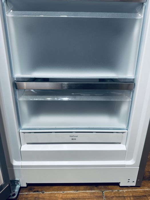 Морозильна камера Miele FNS 4882 D