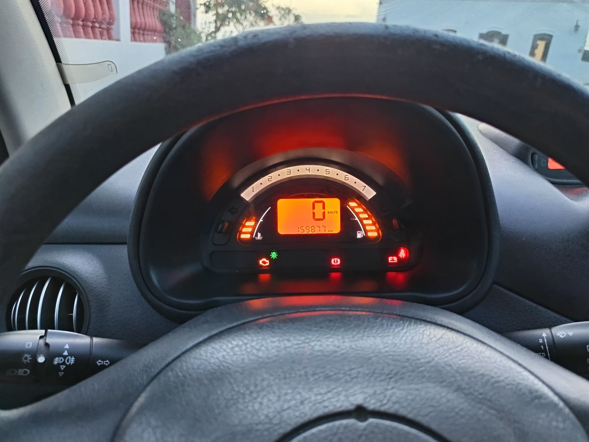 Citadino Citroem C3 ano 2004