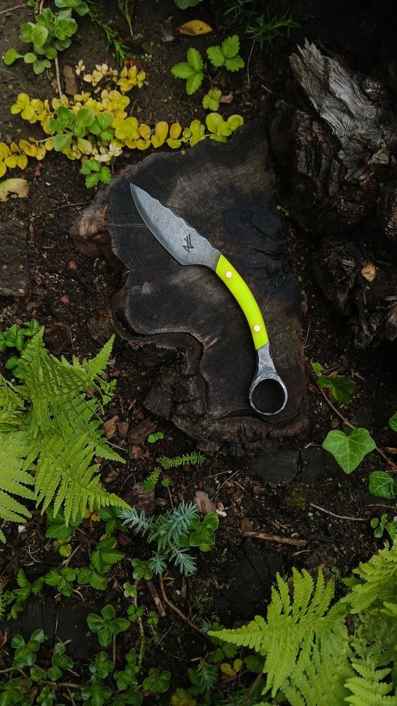 Ręcznie wykuty nóż EDC/ nóż myśliwski/ neonowa rękojeść/ knifemaking