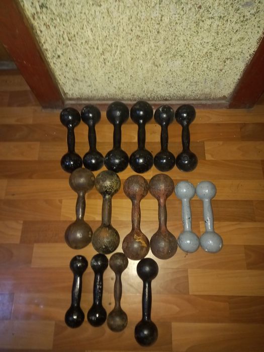 Продам гантелі. По 2,3,4,5,6,8,16кг.ціна договірна.
