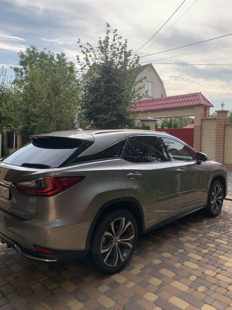 Продаю Lexus RX 450h 2021р