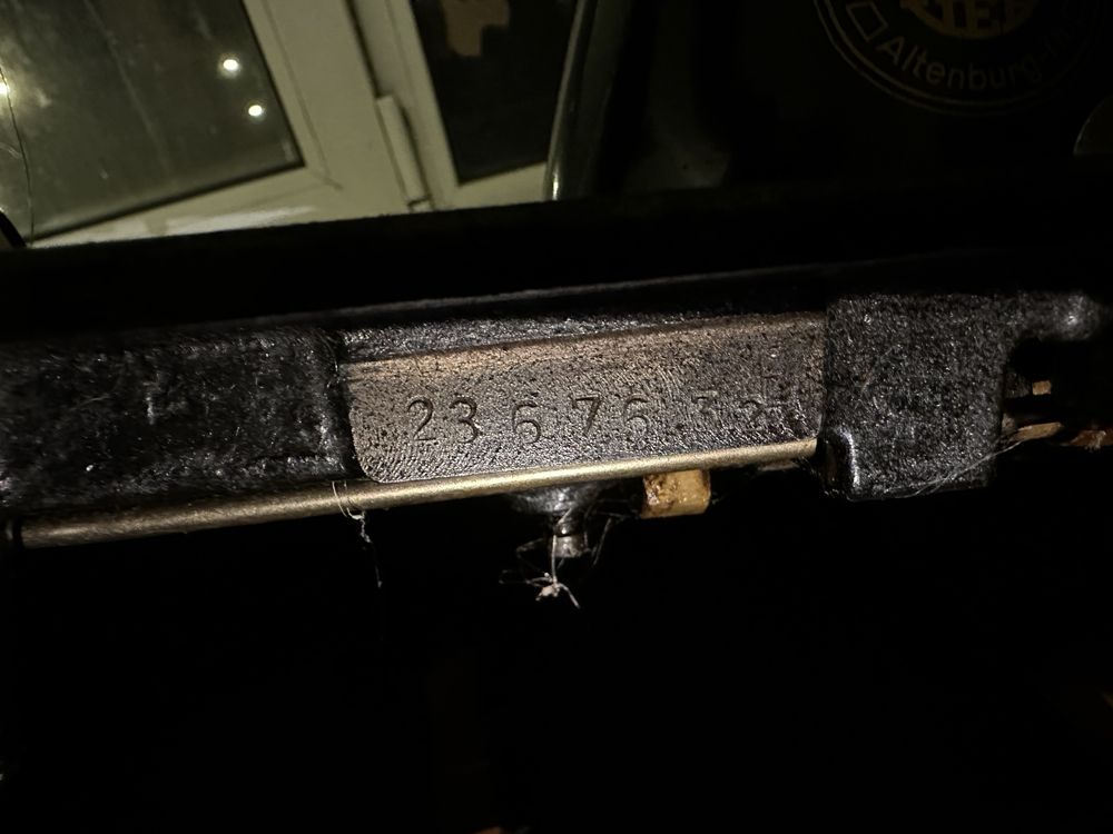 Продам винтажную швейную машинку Köhler