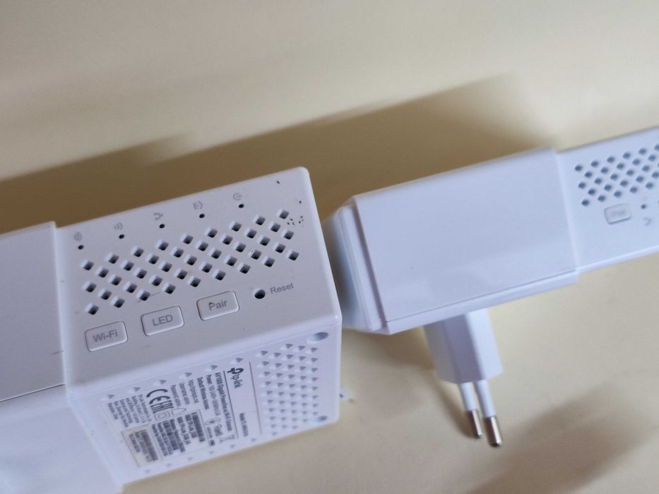 Kit TP-Link AV1000 Wi-Fi - 2 Adaptadores CPL