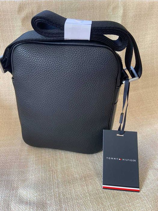 Сумка чоловіча Tommy Hilfiger розмір 21*17*6,5 см