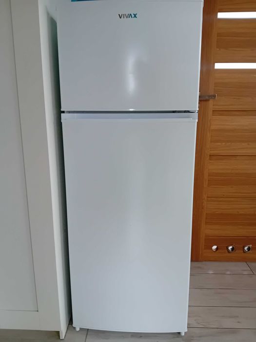 Lodówka  chłodziarko zamrażarka POJEMNA 206L 143cm VIVAX