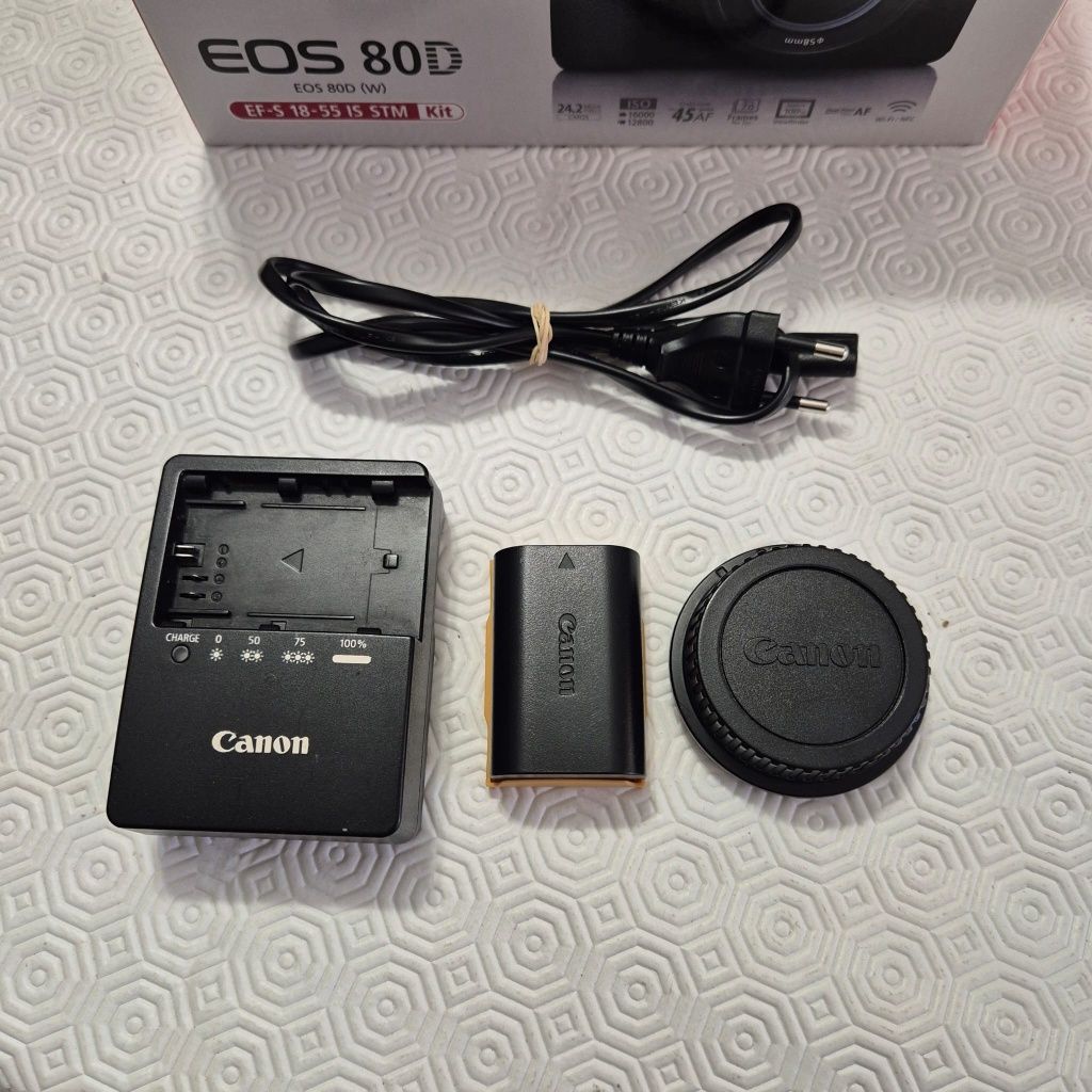 Canon 80D com lente Kit