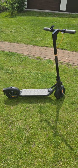 Hulajnoga elektryczna Ninebot f30d używana 300w 22km/h 36v zasięg 30km