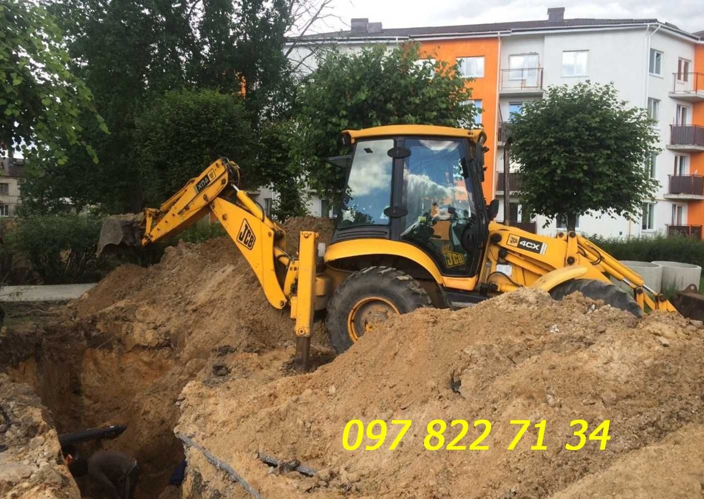 Экcкaвaтop JCB-3-4СX: Aвтo oт 10-30 тoнн: BЫBOЗ Гpyнтa, Myсоpа, Хлaма.