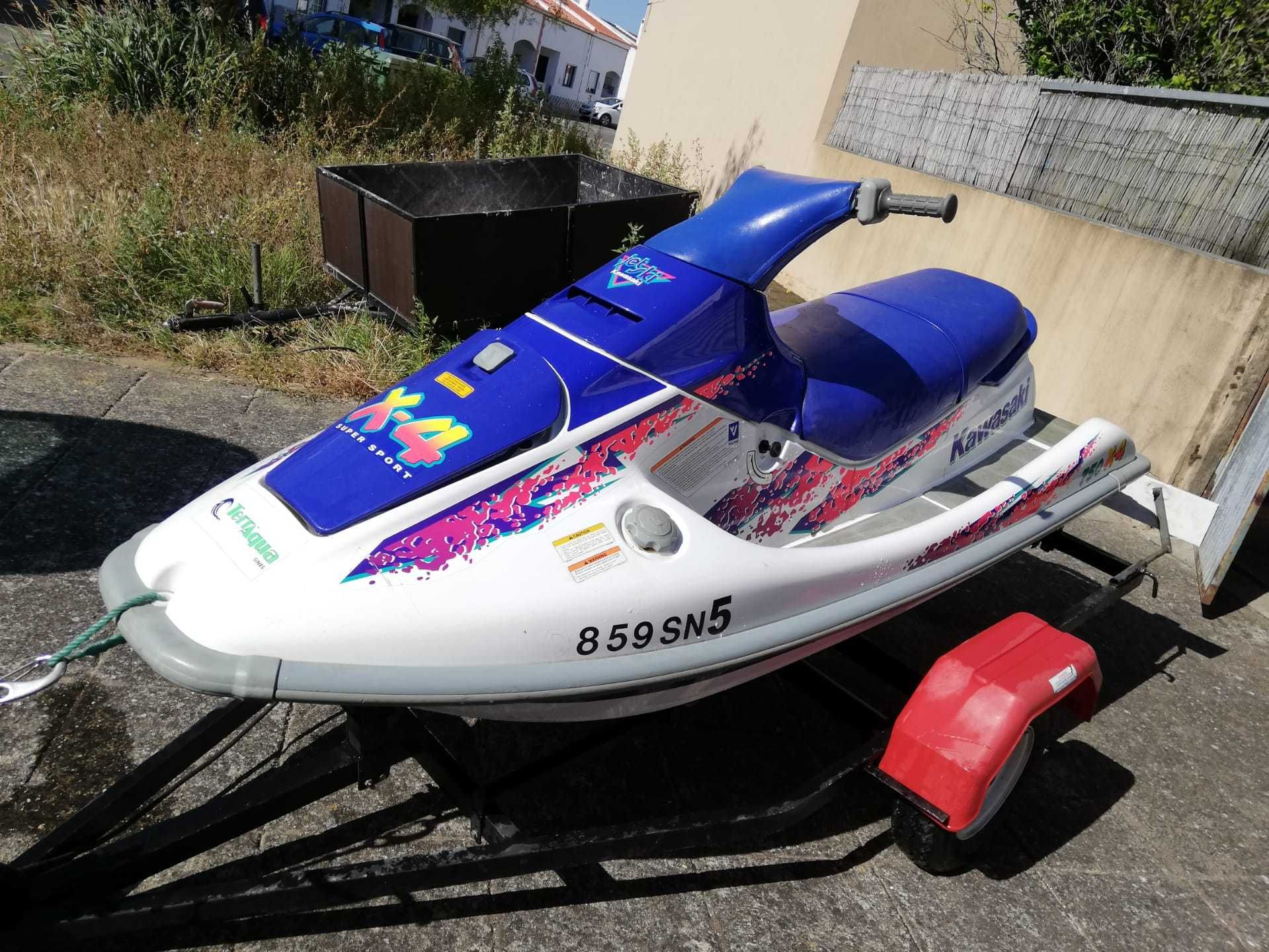 Mota de água Kawasaki 750