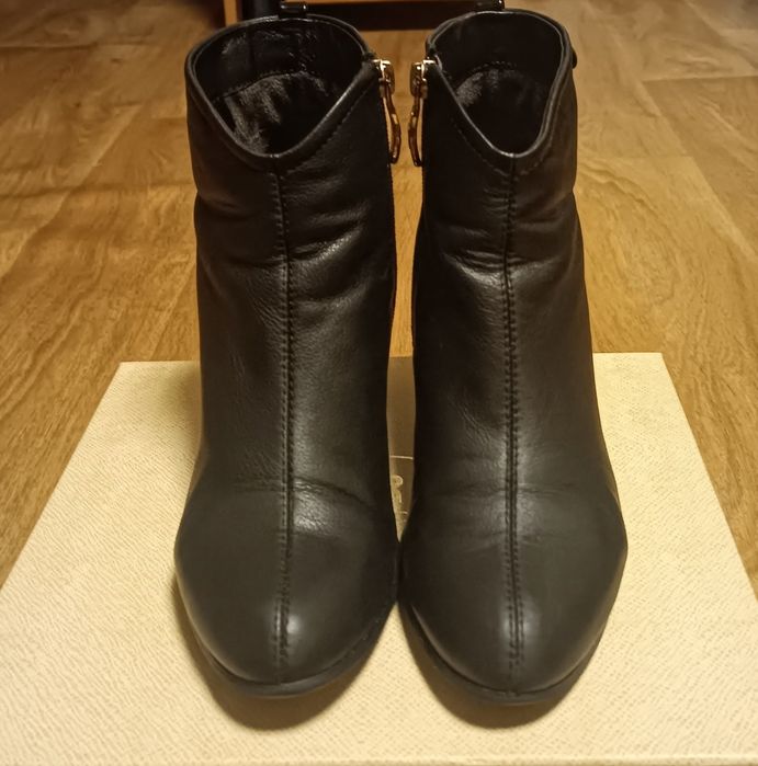 Жіночі шкіряні демисезонні черевики