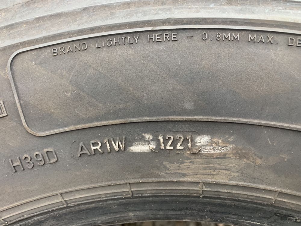 B58. 245/70/17,5 Dunlop SP346
