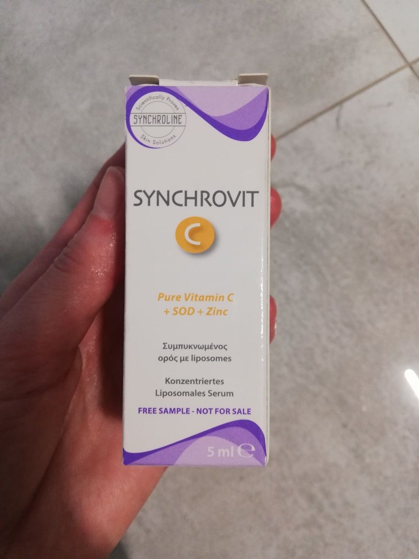 Synchrovit C skoncentrowane serum liposomowe przeciwzmarszczkowe