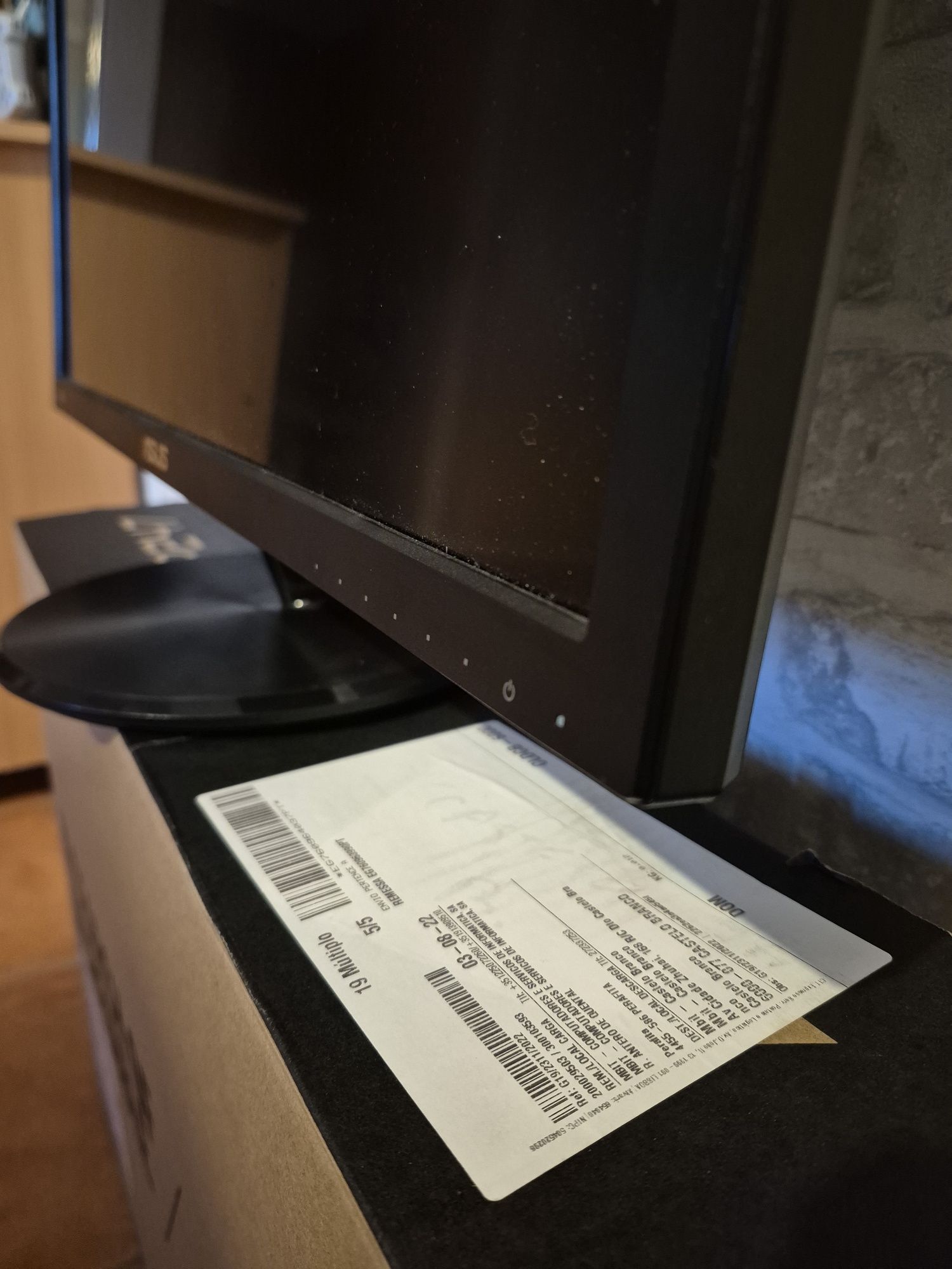 Monitor 24 polegadas Asus.