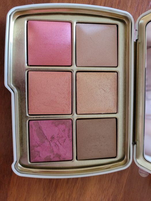 Палетка Hourglass олень, лебідь