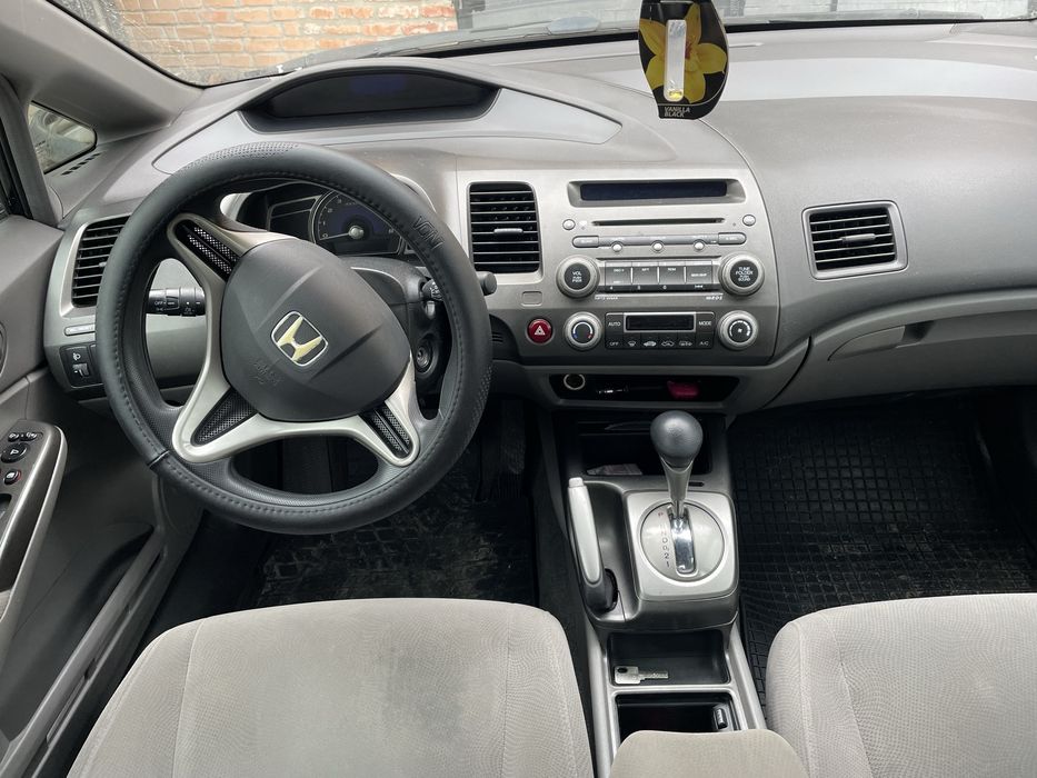 HONDA CIVIC  1,8 бензин автомат