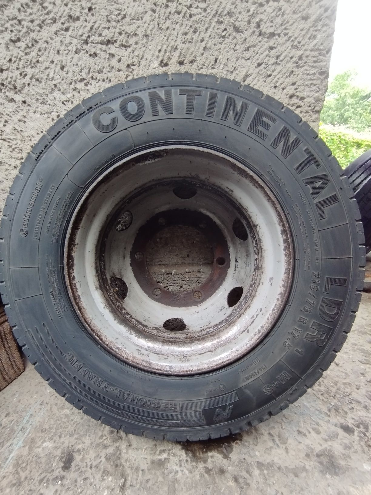 Запаска continental 215/75 r 17,5