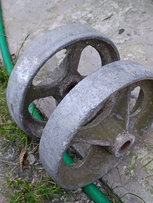 Чавуні колеса 24.5см.