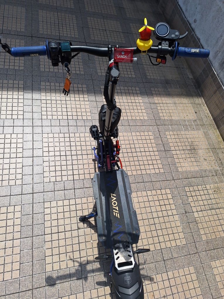 Trotinete Laotie Es19