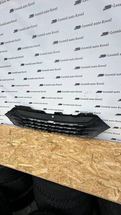 Решітка радіатора на Iveco Daily