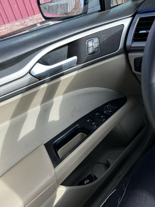 Продається авто Ford Fusion 2015 року