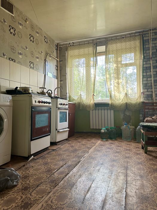 2 комн в 5-ти комн квартире, 17 квартал 3/5, кирп дом