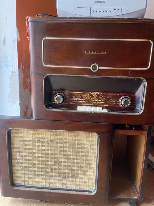 Consola rádio antiga Philips