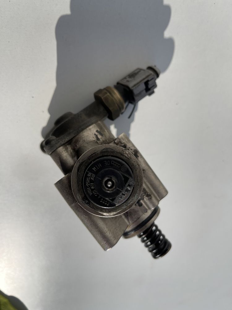 Тнвд топливный насос паливний насос Пассат Б6 2.0 TFSI 06F 127 025F